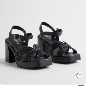 Torrid Black Platform Heel Size 9.5 NWT